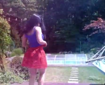 Amateur Girl Takes Off Her Summer Skirt