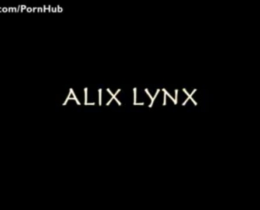 Alix Lynx और Lavender Raye बेडरूम में भाप से भरा समलैंगिक त्रिगुट कर रहे हैं और कमिंग करते हुए विलाप कर रहे हैं